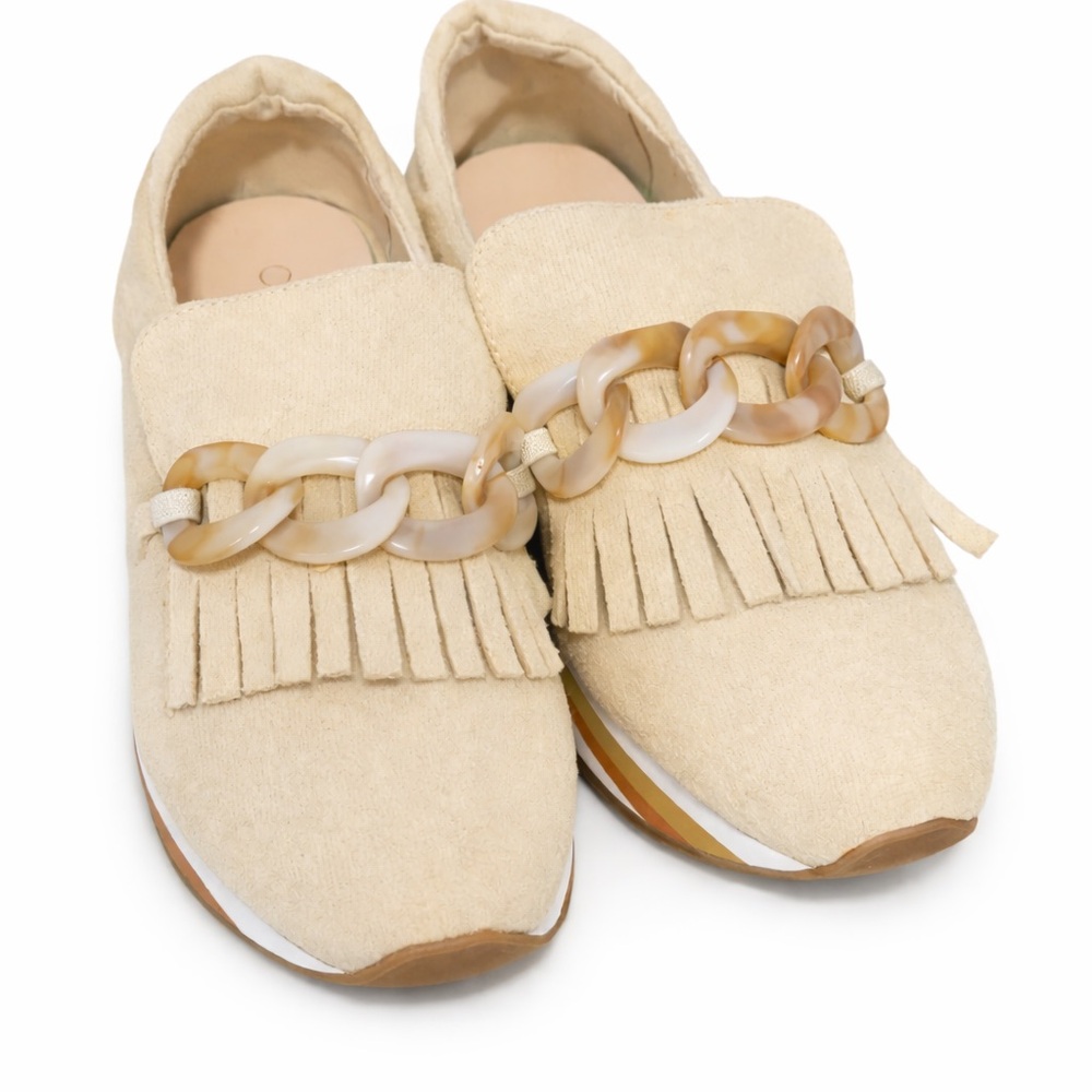 Savannah | The Effortless Coastal Muse | Coconuts Fringe Chain Loafers Size 6